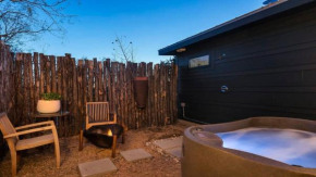 An Ololo #3 private hot tub & fire pit